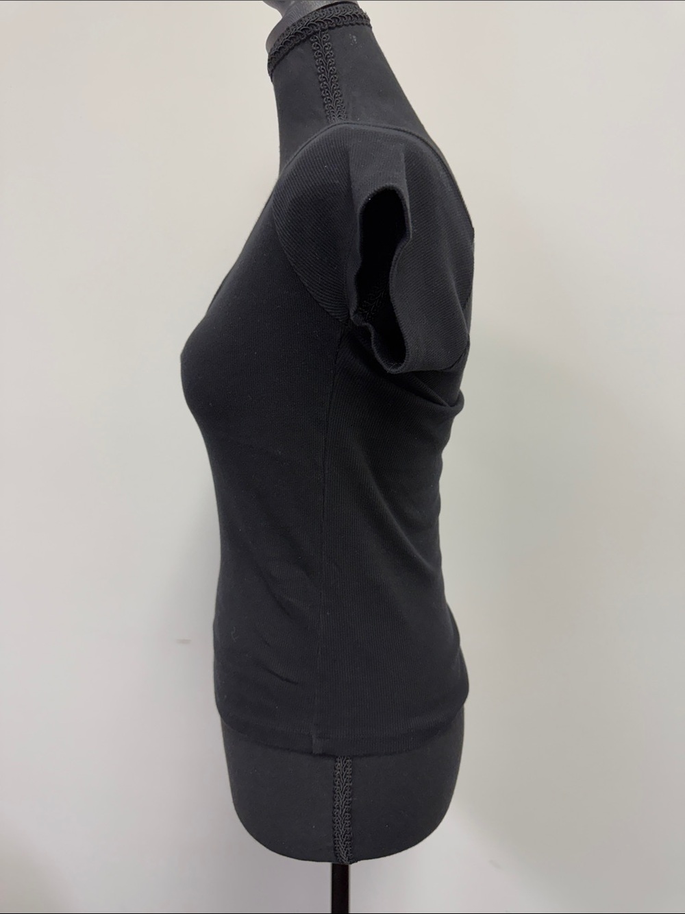 Old Navy Ruched V-Neck Tee - Picture 2 of 6